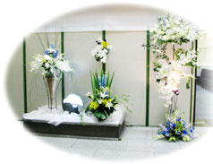 受付ホールにある生花装飾